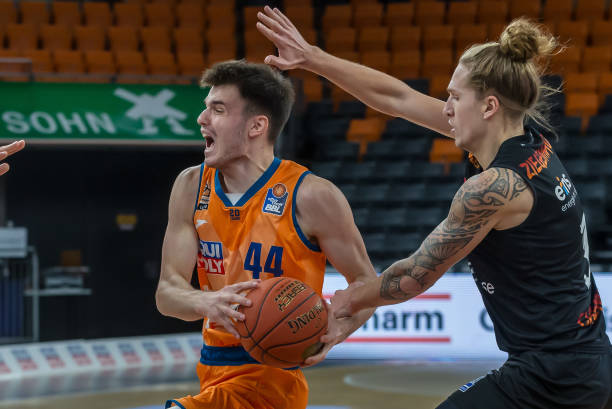 菲尼亚和滕 菲尼亚和滕