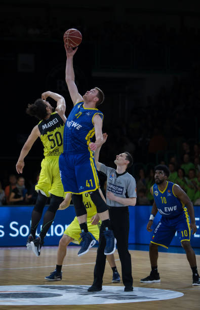 年轻球员和 年轻球员和