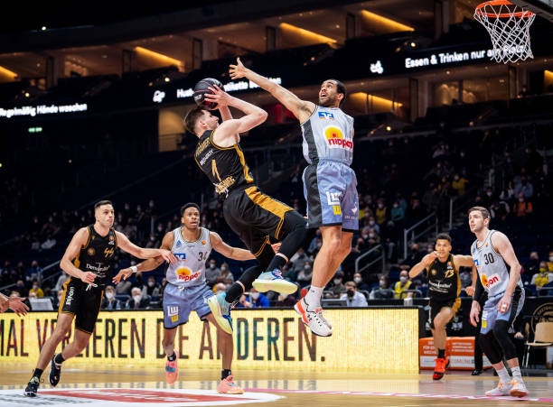 也能沉着应 也能沉着应