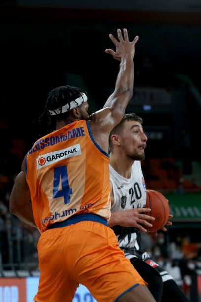 阵容伤病 阵容伤病